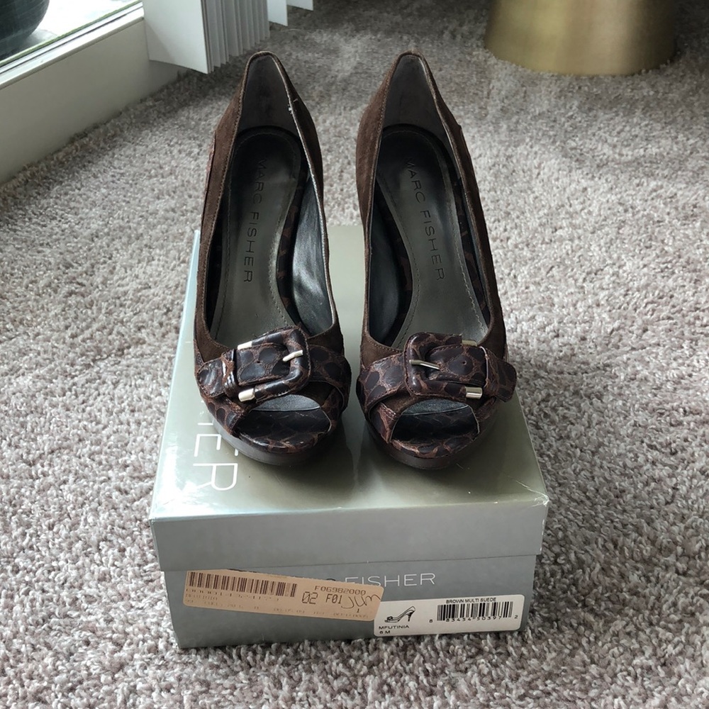 Marc Fisher brown giraffe pattern pumps